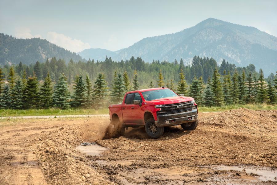  Chevrolet Silverado LT Z71 Trail Boss Crew Cab 2018 года  (фото 14 из 20)